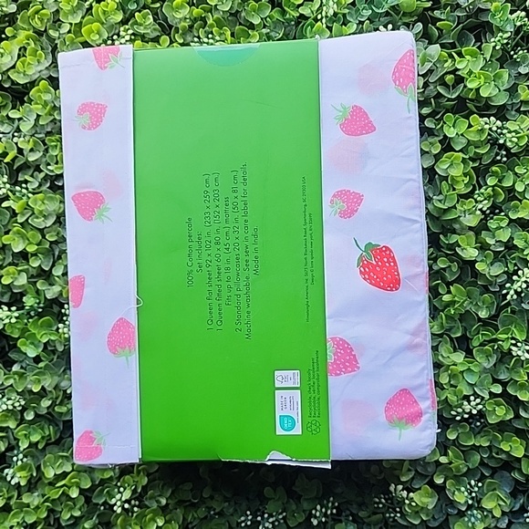 Kate Spade Green Strawberry Queen Sheet Set 100% Cotton Percale New - Picture 3 of 10